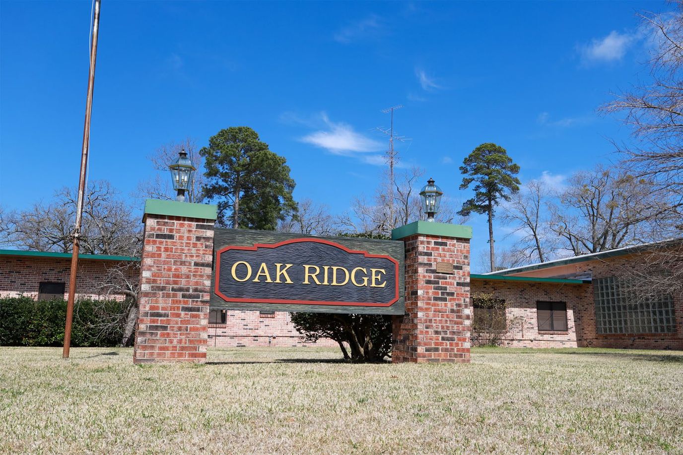 Exterior view of Oak Ridge facility sign