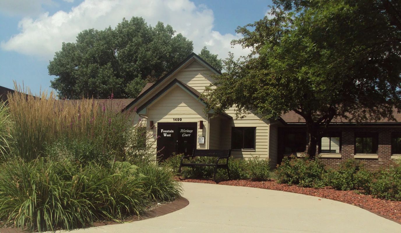 Front entrance of Heritage Court Assisted Living facility