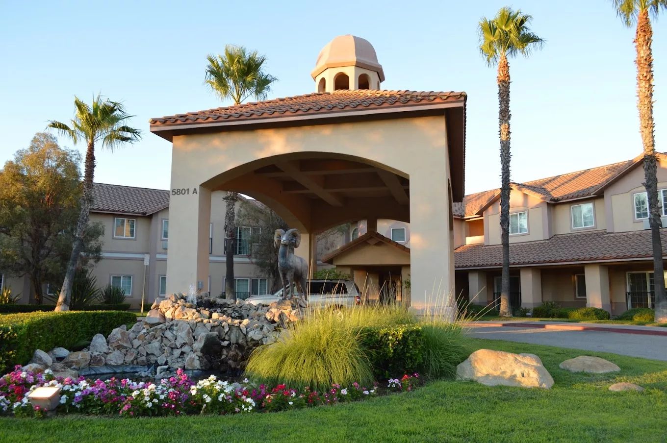 Exterior view of The Lakes at Banning with landscaping