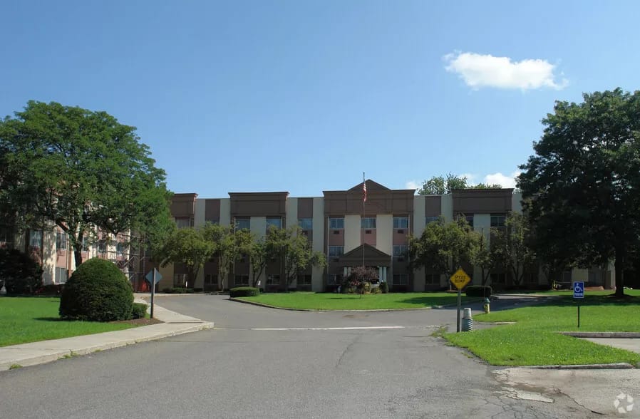 Front view of Greene Meadows Nursing facility