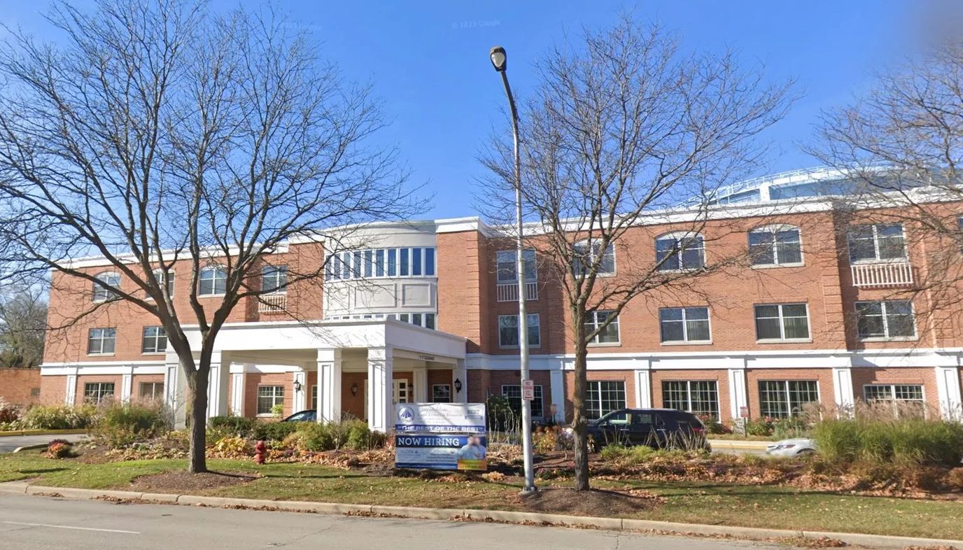 Exterior view of Alden Estates of Evanston facility