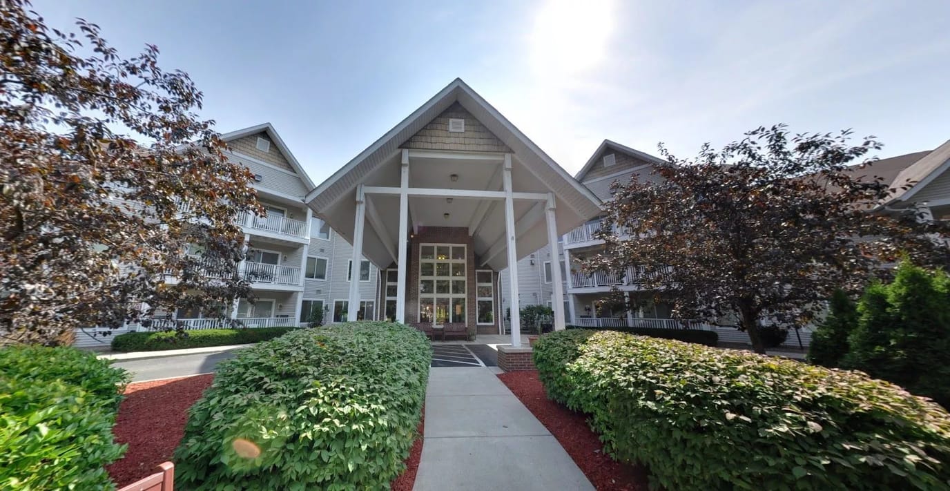 Exterior view of Charter Senior Living of Kenosha