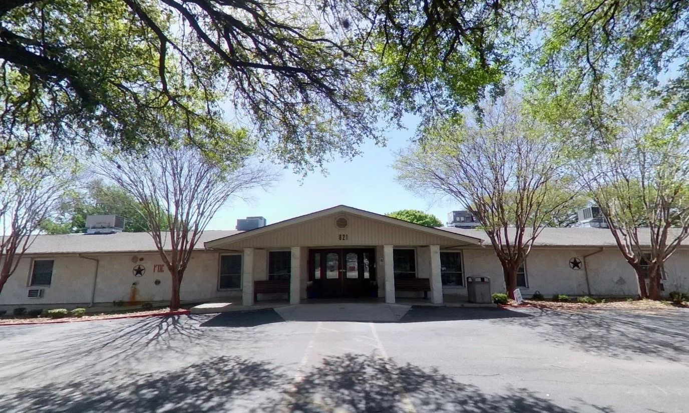 Exterior view of Colonial Manor Nursing & Rehabilitation Center