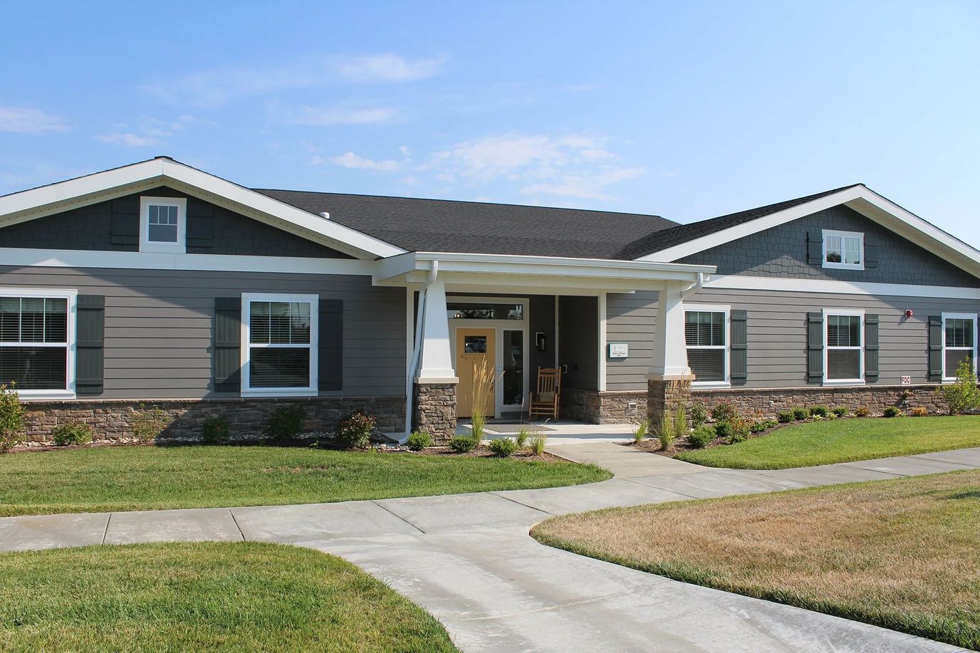 Exterior view of Cottages of Lake St. Louis facility