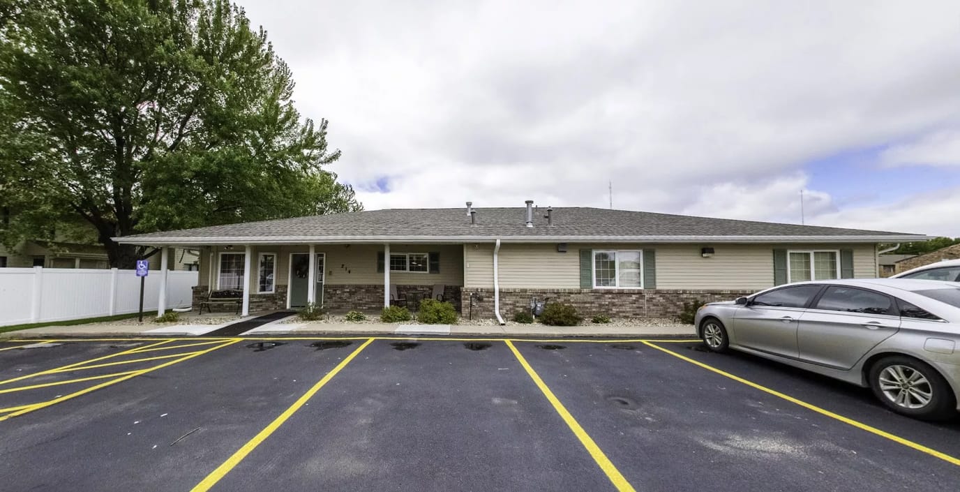 Exterior view of Edgewood Vista with parking spaces