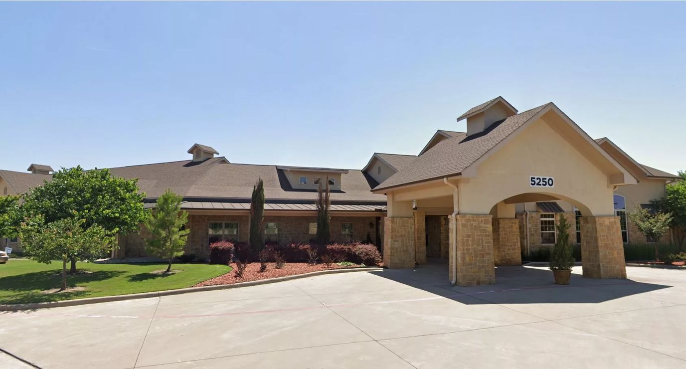Exterior view of Lakeshore Assisted Living building
