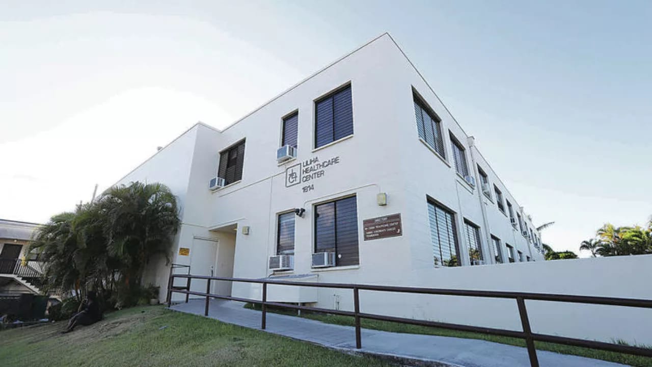 Exterior view of Liliha Healthcare Center building