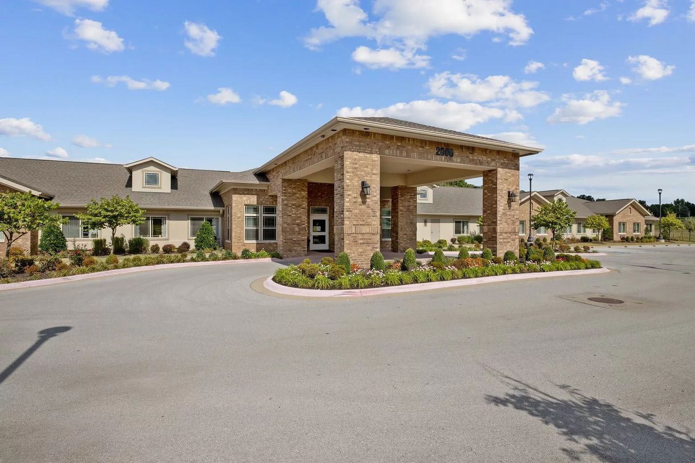Exterior view of Magnolia Place Assisted Living facility