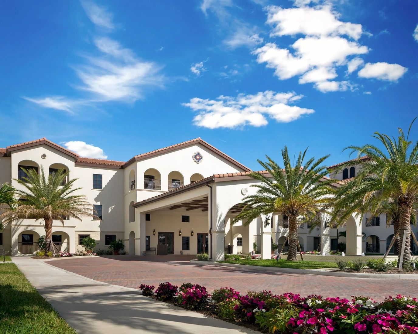 Exterior view of Mariposa Lake Worth facility