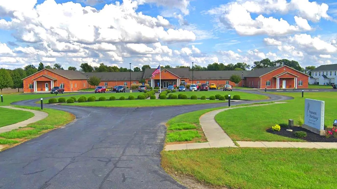 Front view of Putnam Heritage Assisted Living facility