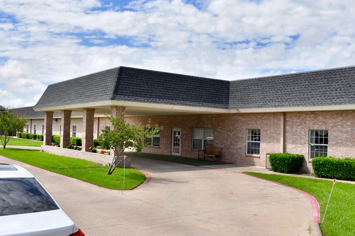 Exterior view of the Stonegate Nursing and Rehabilitation facility