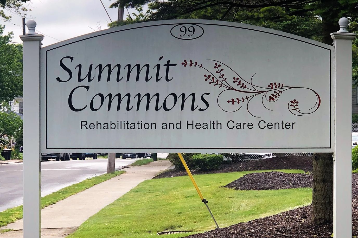 Sign of Summit Commons Rehabilitation and Health Care Center