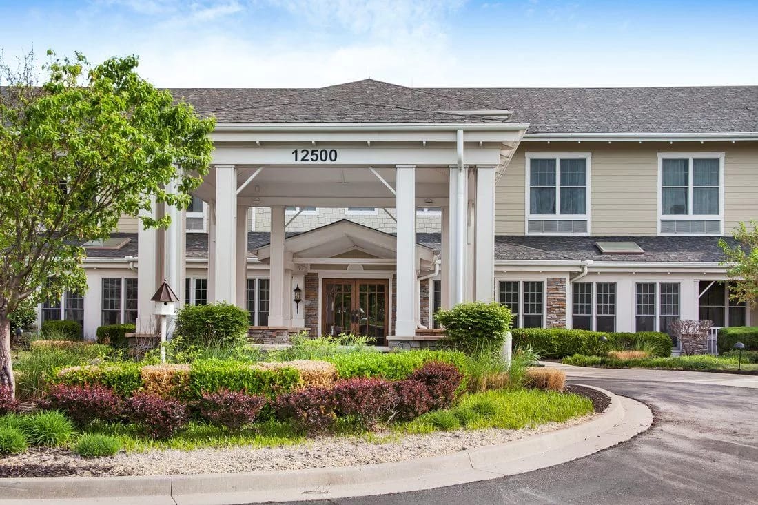 Exterior view of Sunrise of Overland Park entrance