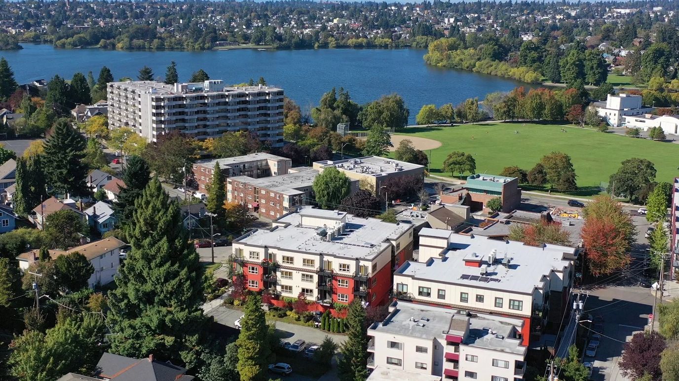 Aerial view of The Hearthstone at Green Lake and surrounding park