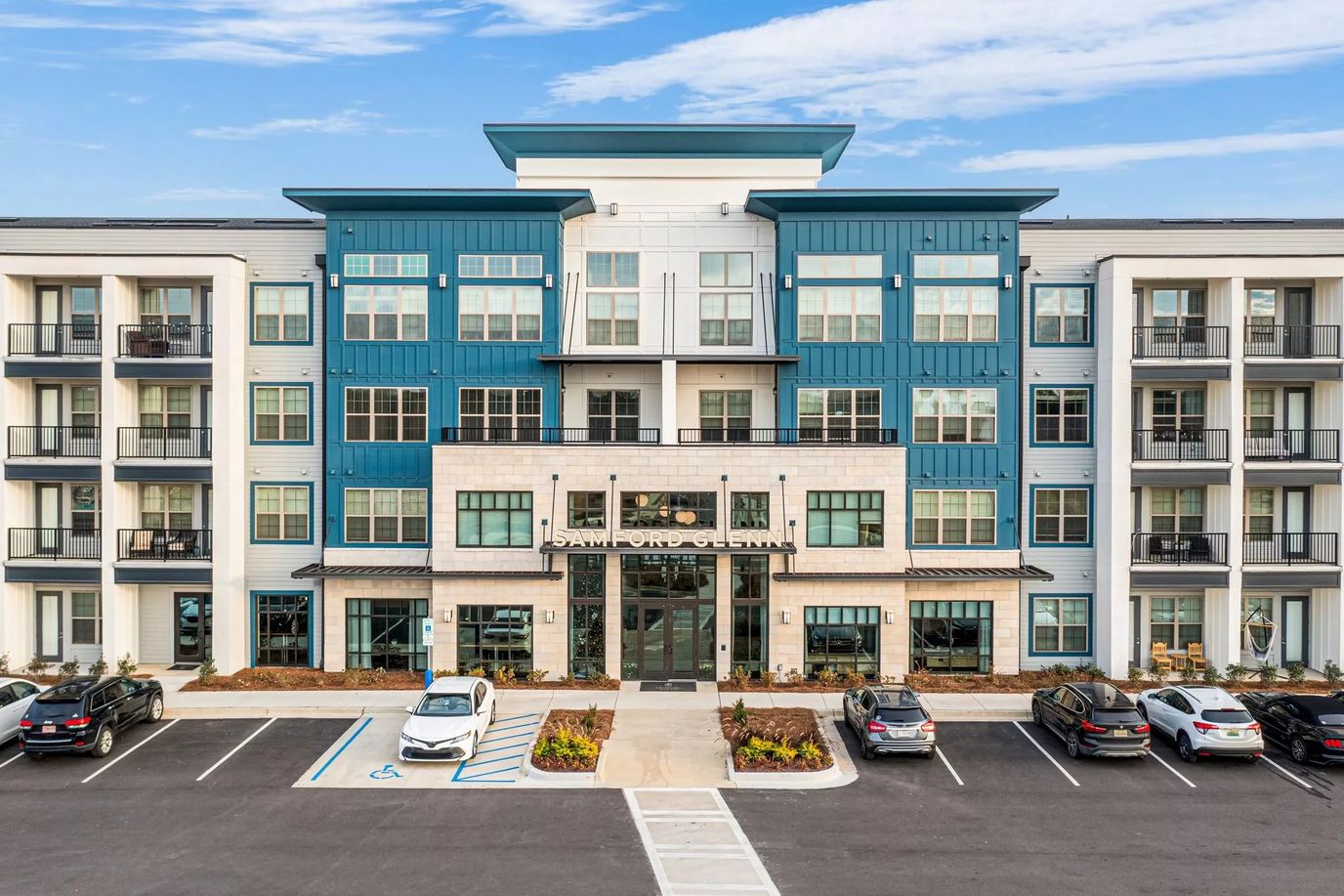 Exterior view of Samford Glenn Apartments entrance