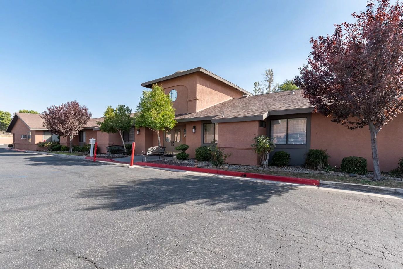 Exterior view of Valley Crest Memory Care facility