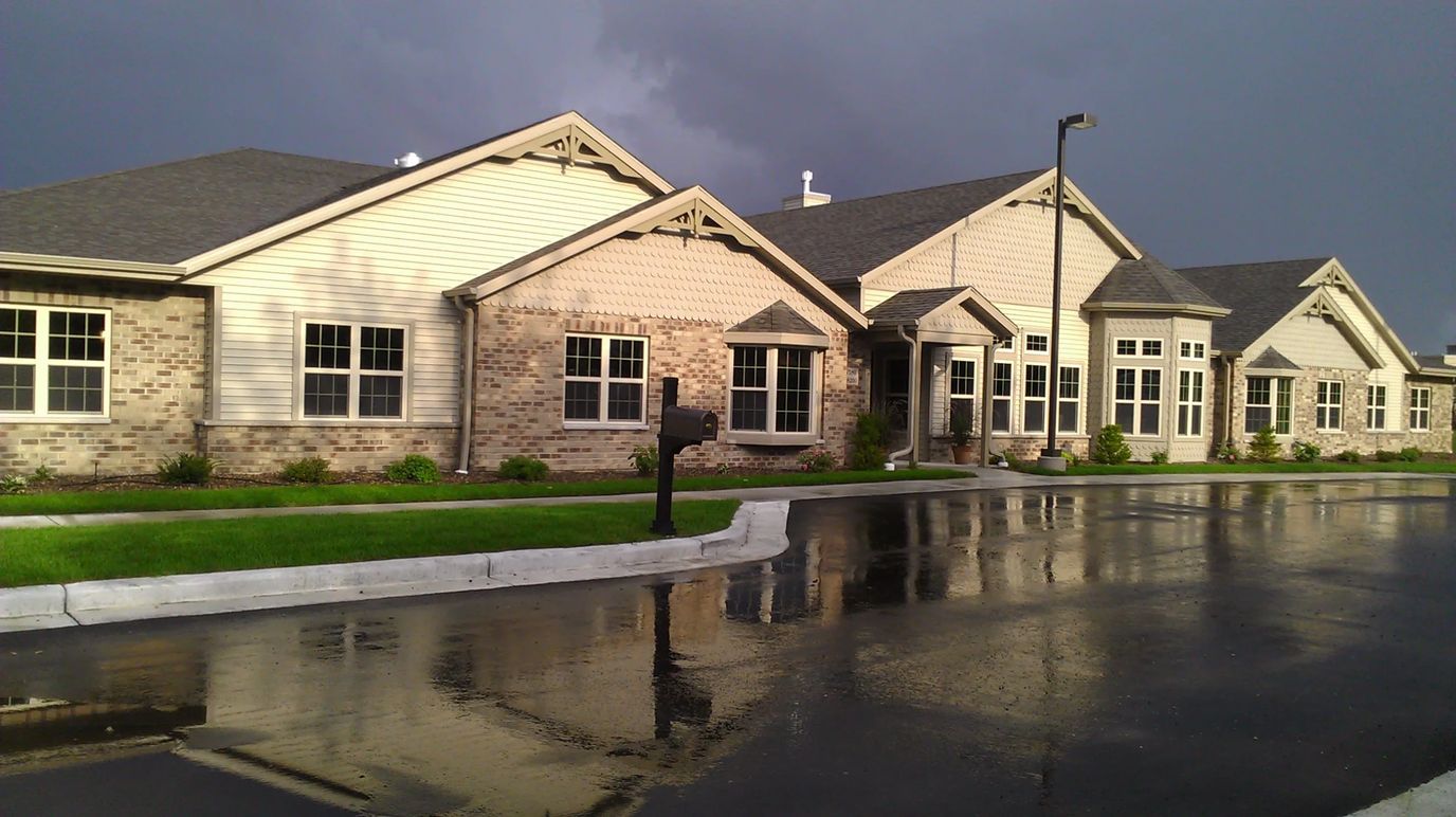 Exterior view of Vista Pointe Assisted Living facility