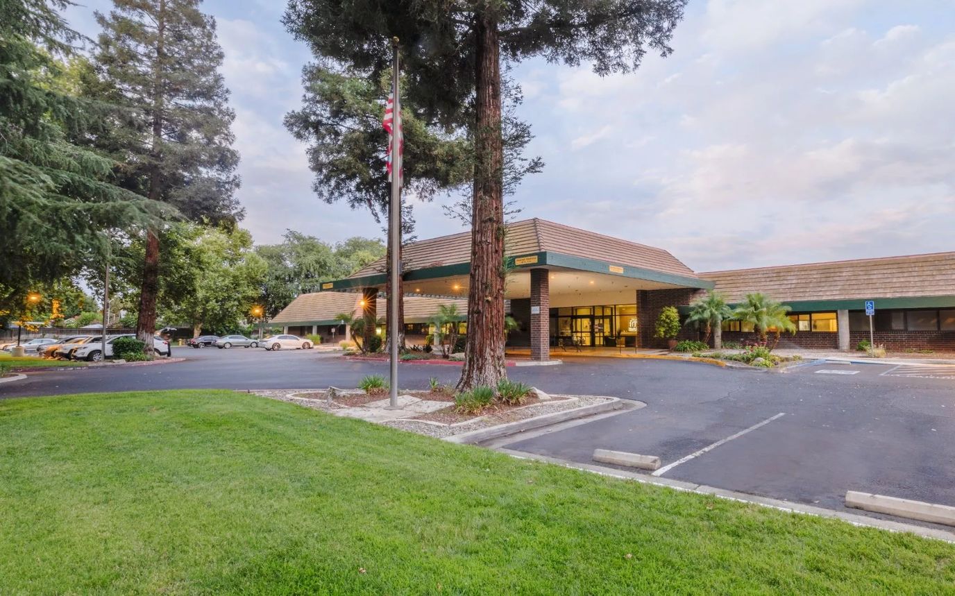 Exterior view of Willow Creek Healthcare Center entrance