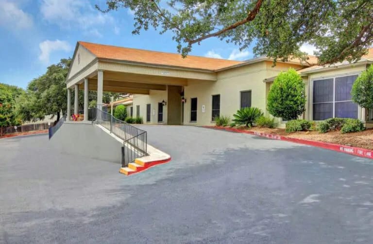Exterior view of Wurzbach Nursing and Rehabilitation facility entrance