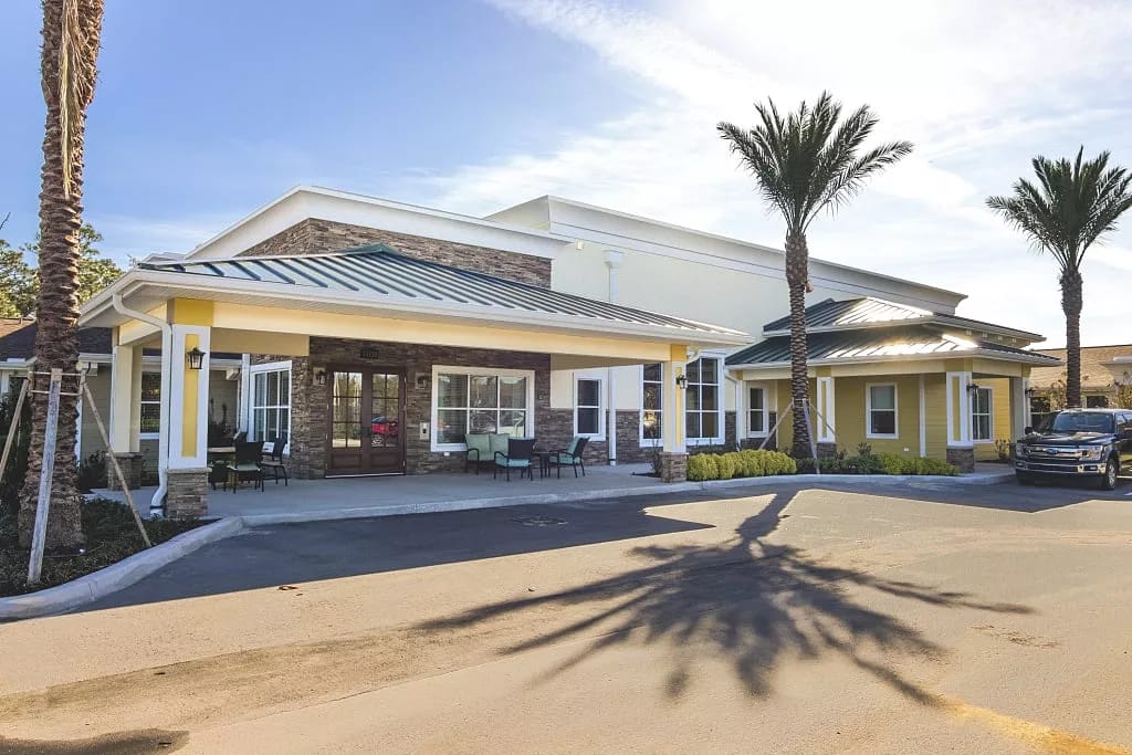 Exterior view of Certus at Waterford Lakes entrance