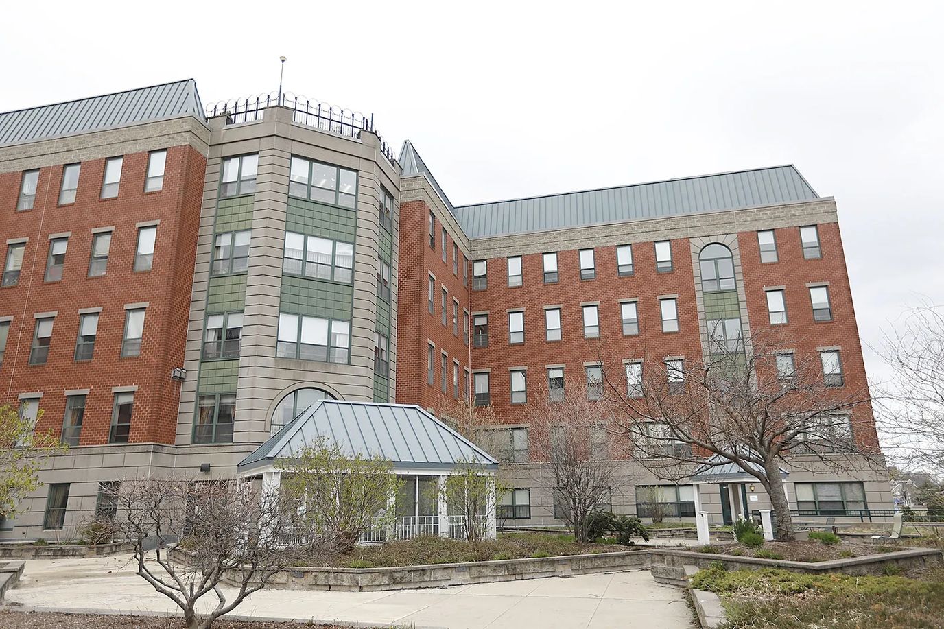 Exterior view of Hancock Park Rehabilitation and Nursing Center
