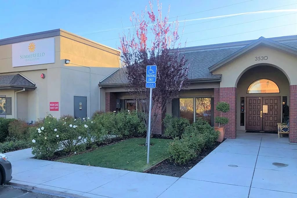Exterior view of Summerfield Memory Care building