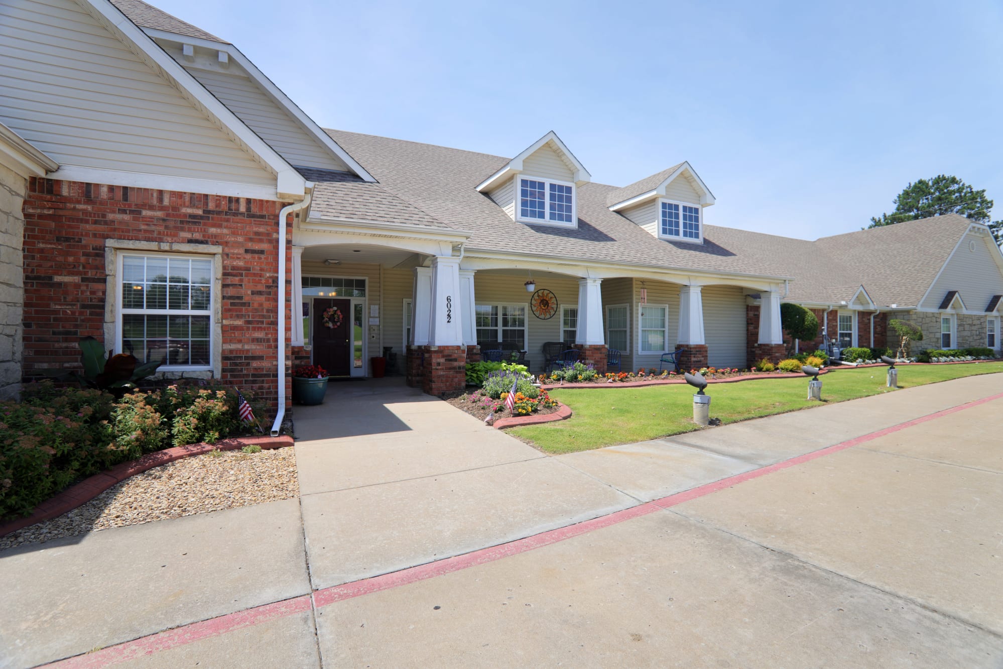 Exterior view of Oxford Springs Memory Care facility