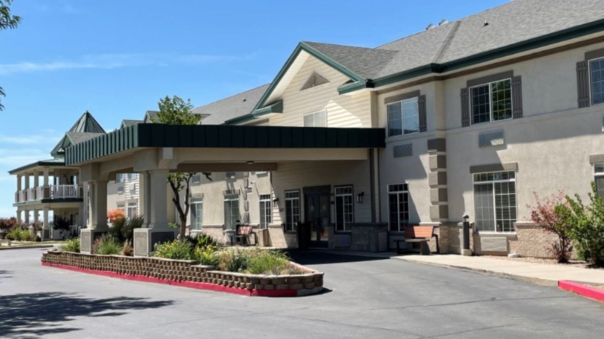 Exterior view of PeachTree Place Assisted Living facility