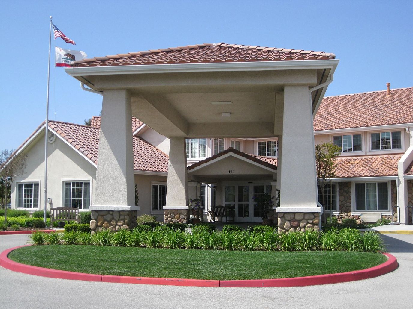 Exterior view of The Palms at Bonaventure Senior Living