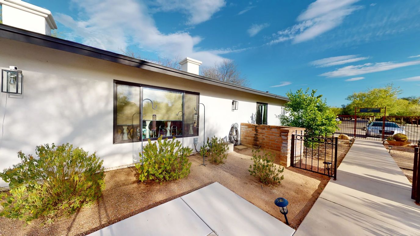 Exterior view of Heritage Oaks Assisted Living Residence