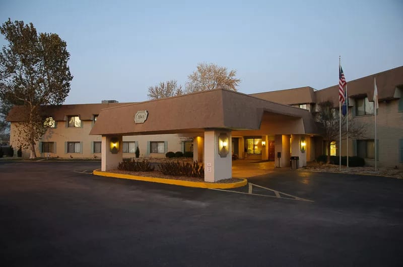 Front entrance of Garden Terrace at Overland Park