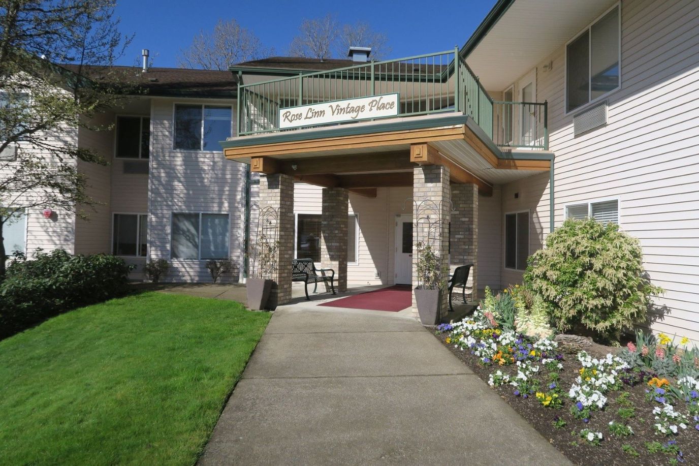 Front entrance and garden area of Rose Linn Care Center