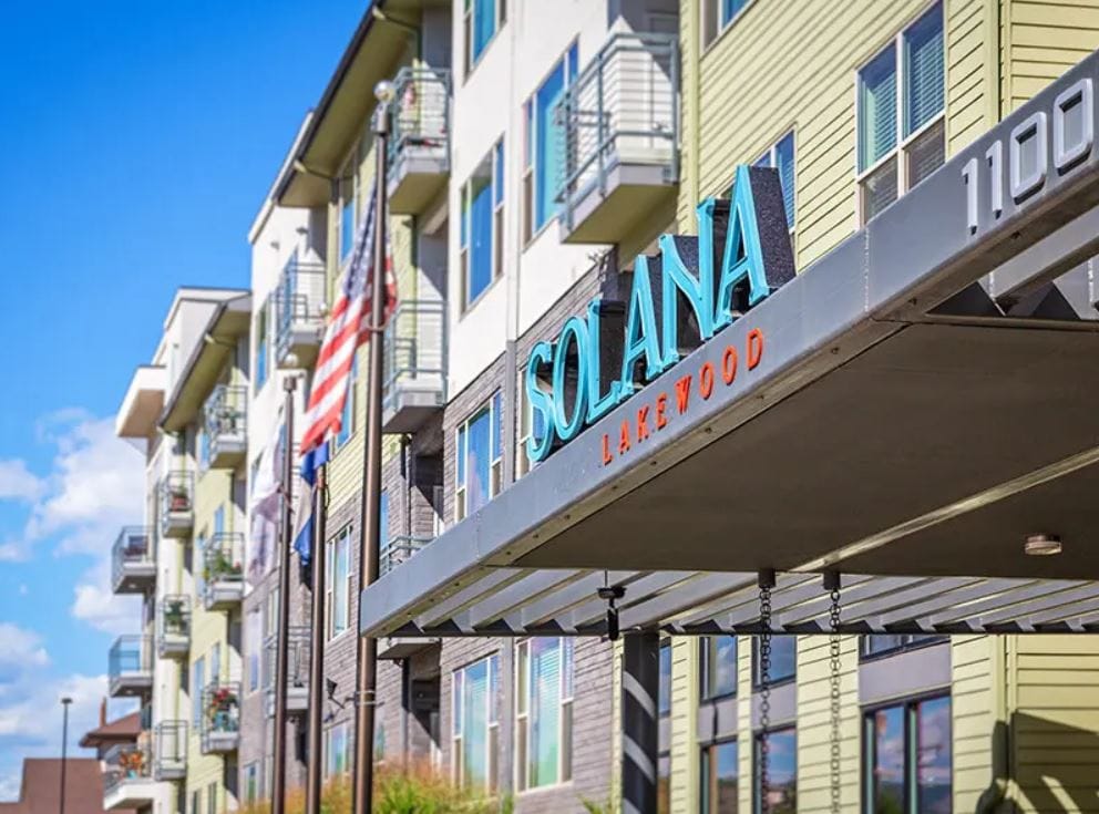 Exterior view of Solana Lakewood building entrance