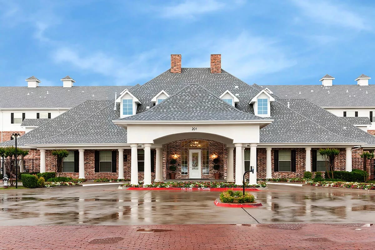 Exterior view of Twin Rivers Senior Living facility