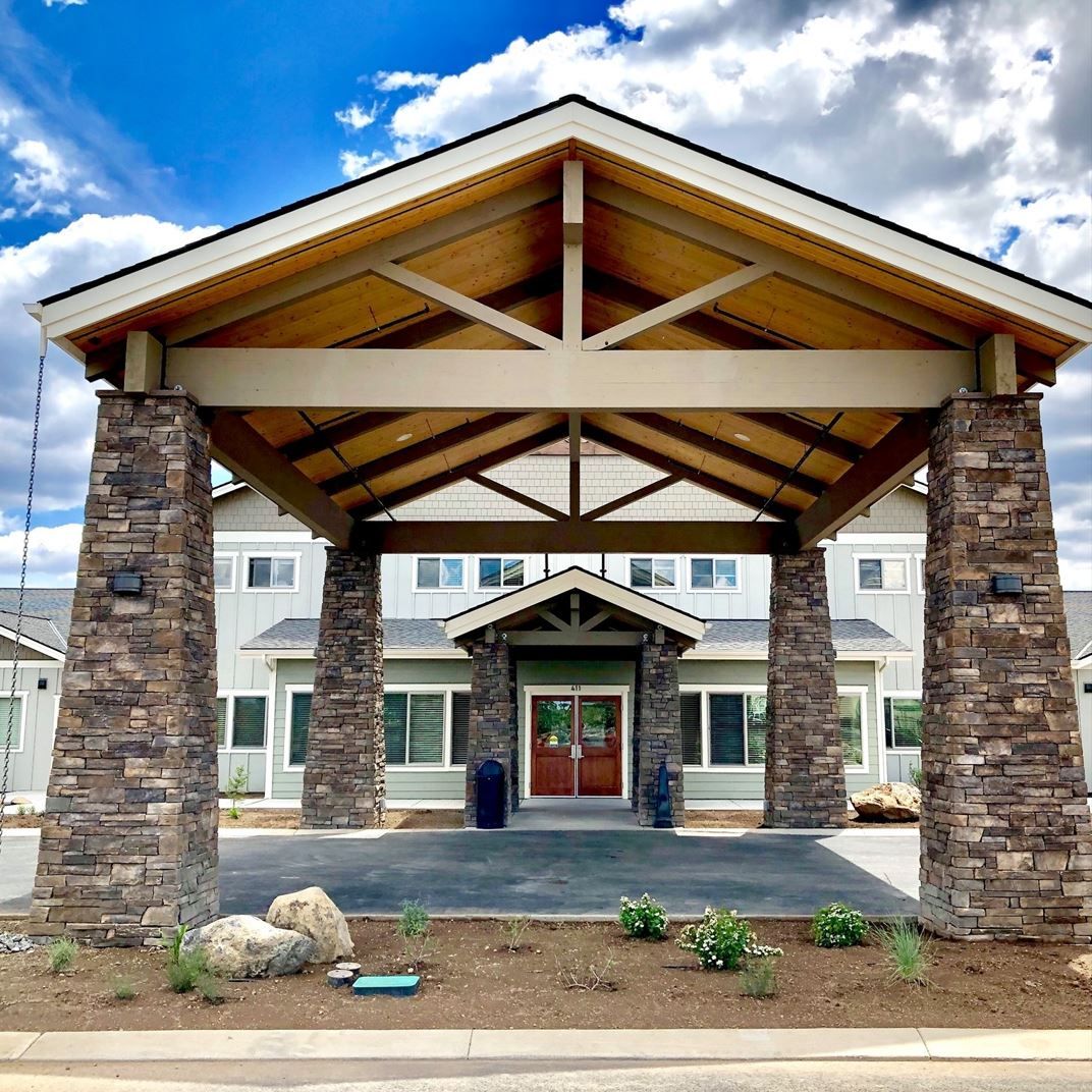 Exterior view of The Lodge in Sisters entrance