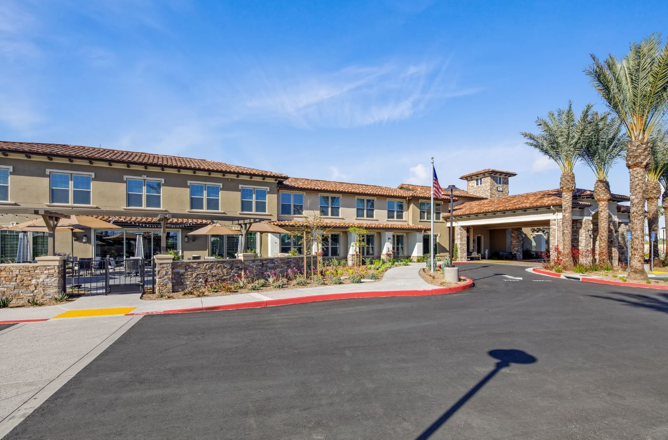 Front exterior view of Oakmont of Riverpark facility