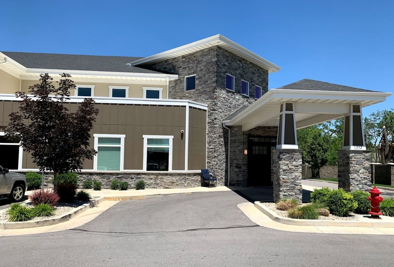 Exterior view of Riverway Assisted Living facility