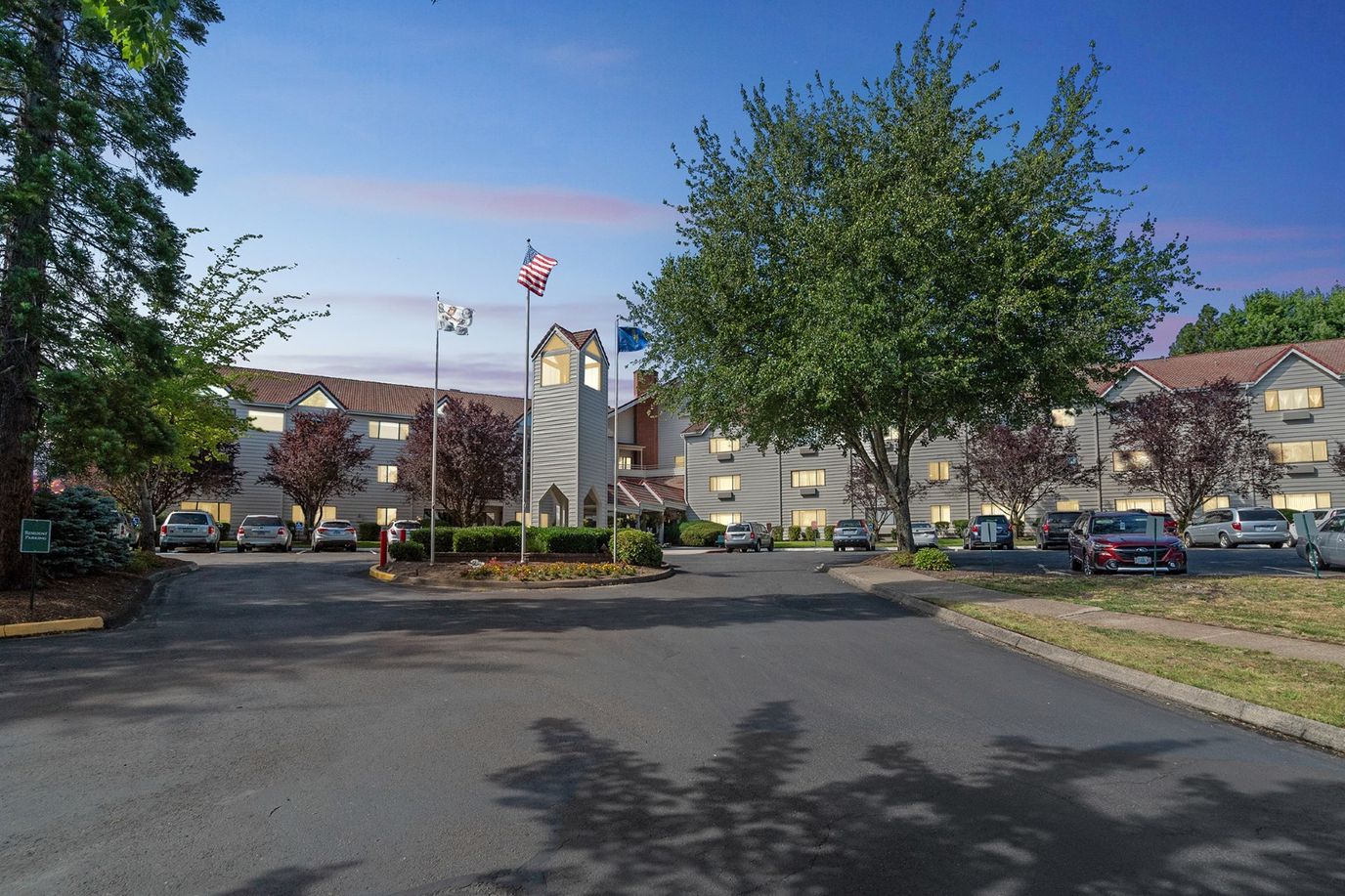Exterior view of Solista Milwaukie facility entrance