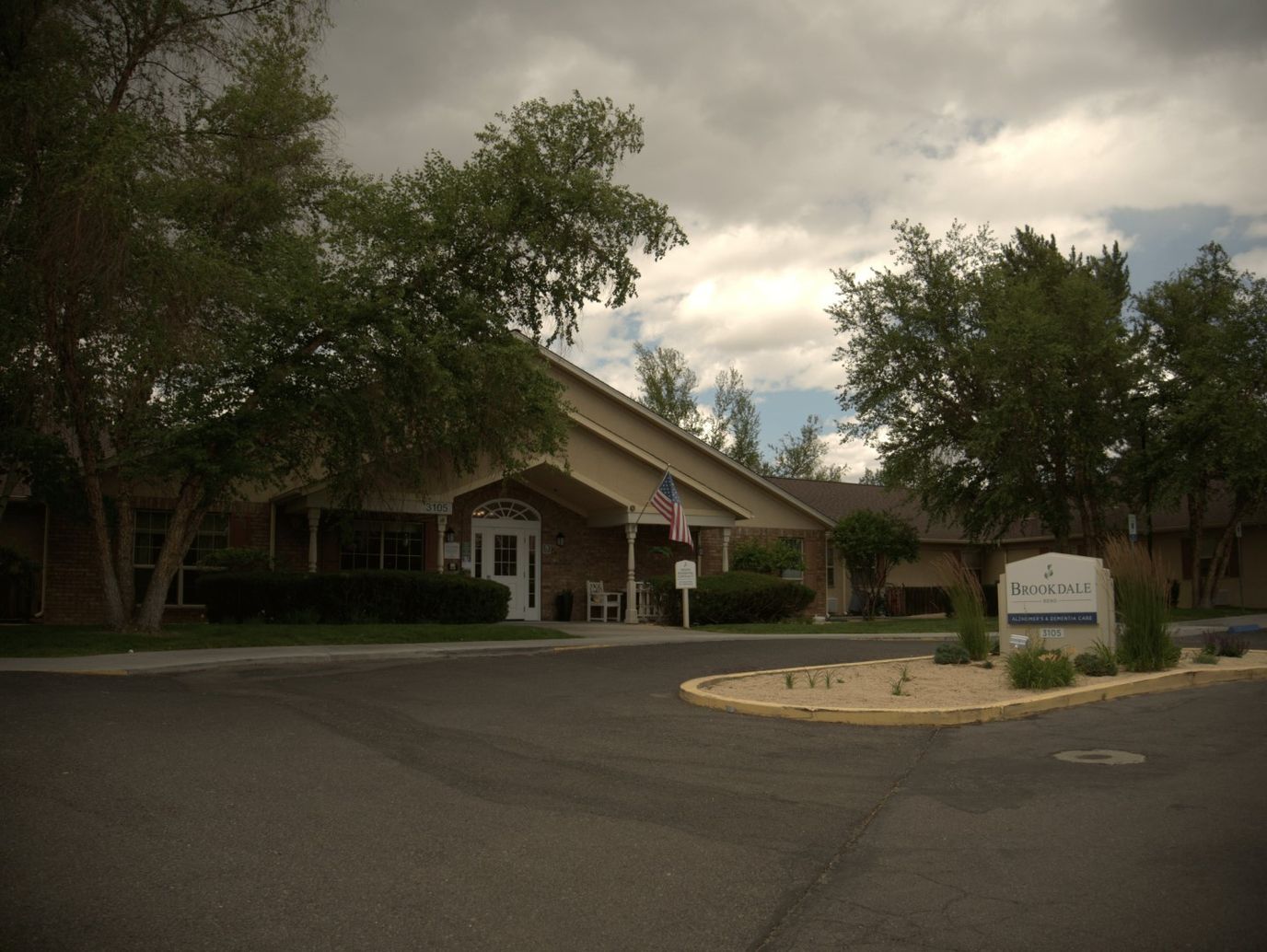 Exterior view of Brookdale Reno with landscaped entrance