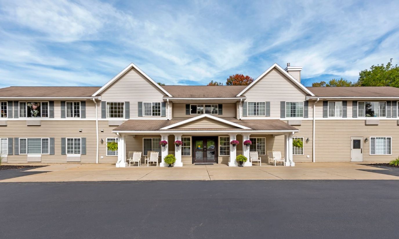 Front view of Brookdale Lakewood building entrance