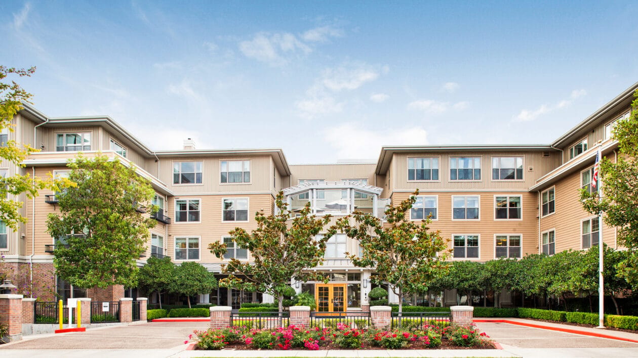 Exterior view of Ivy Park at Palo Alto with landscaped entrance