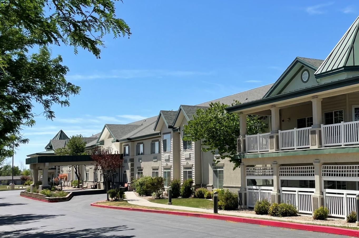 Exterior view of PeachTree Place Assisted Living facility