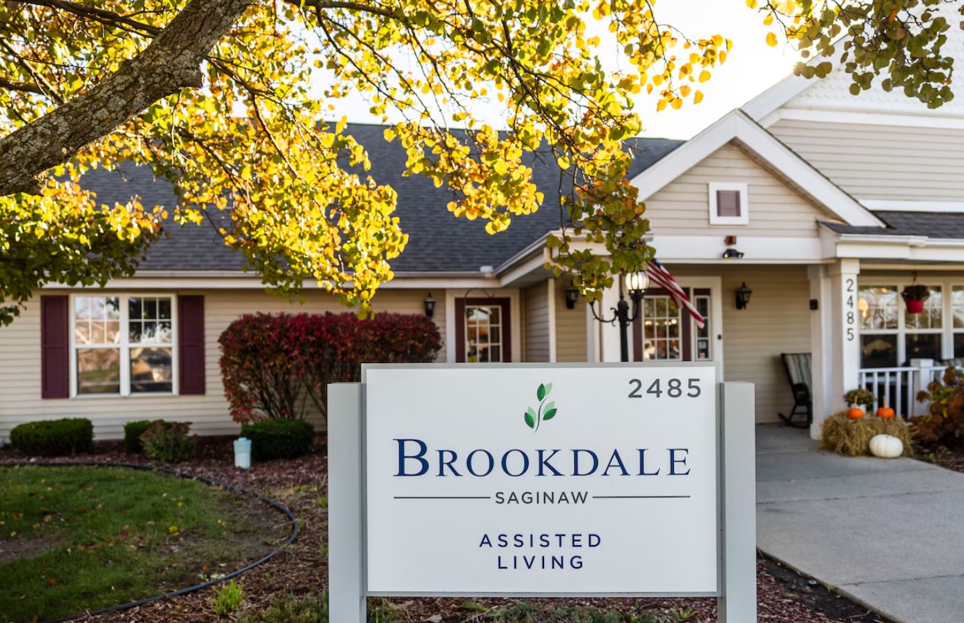 Exterior view of Brookdale Saginaw's building entrance