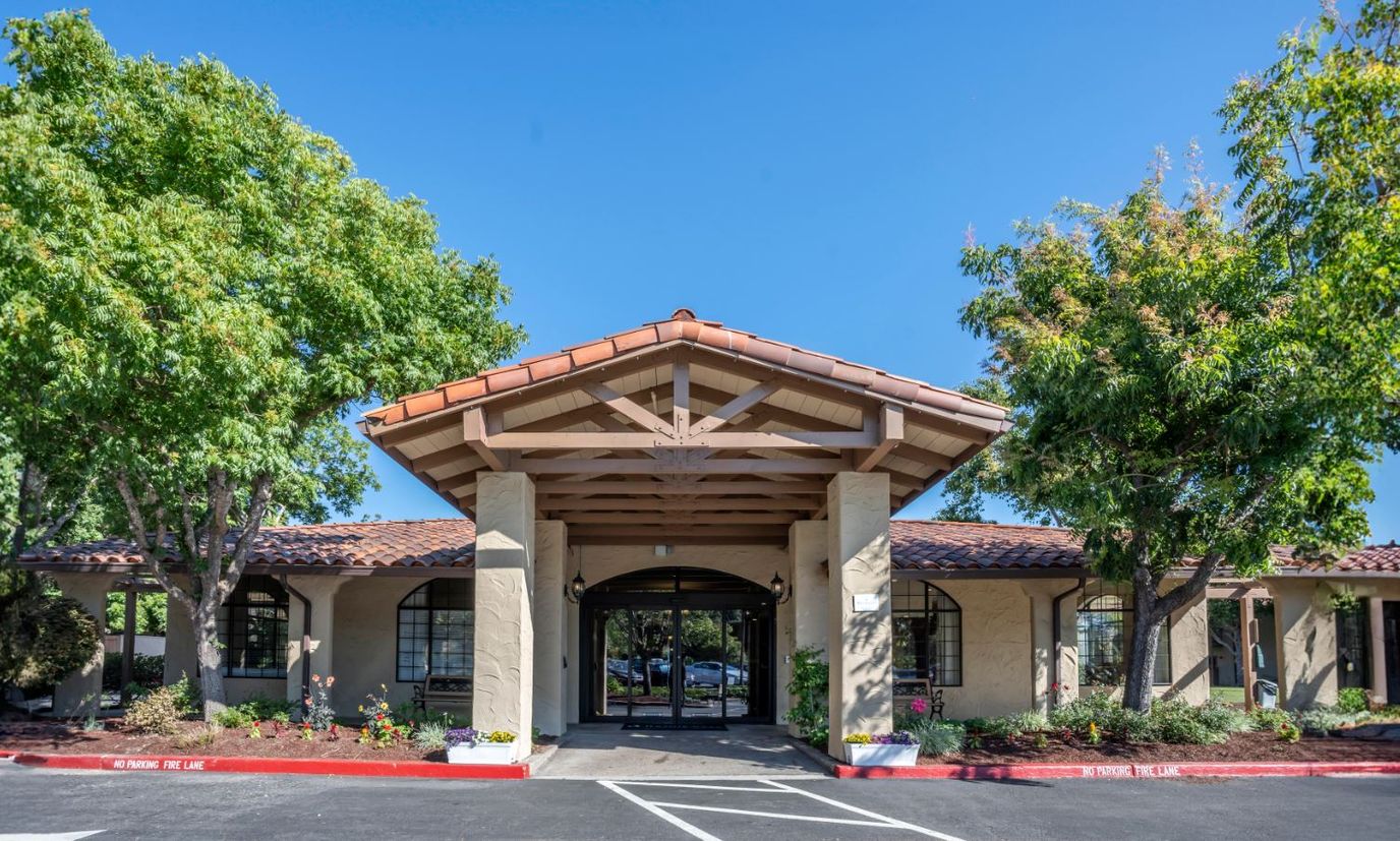 Exterior view of the Brookdale Scotts Valley building entrance