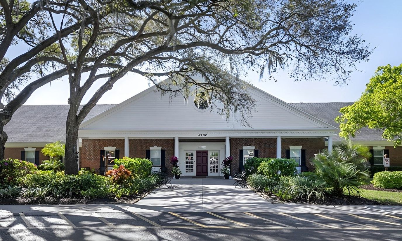 Front entrance of Brookdale Colonial Park nursing home