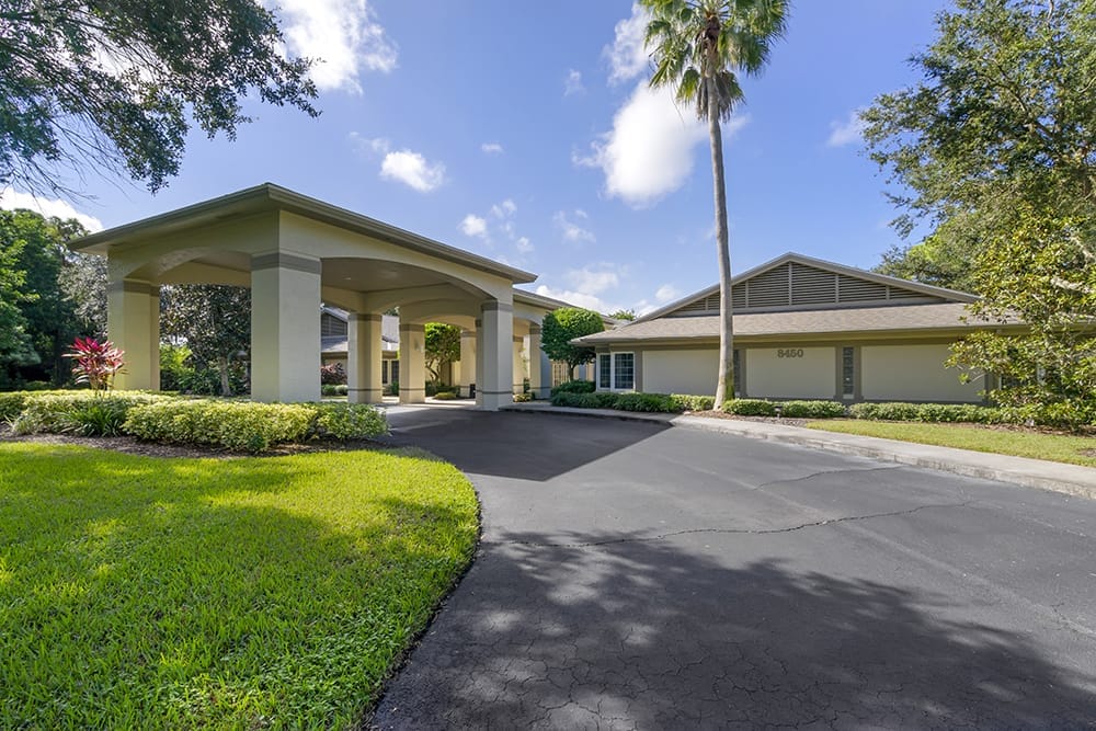 Exterior view of Brookdale Deer Creek Sarasota entryway