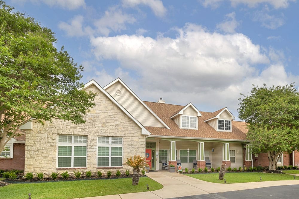 Exterior view of Brookdale Maltsberger with landscaping