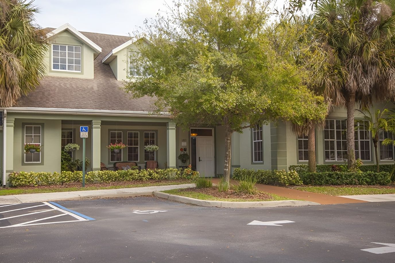 Exterior view of Brookdale Stuart with landscaping