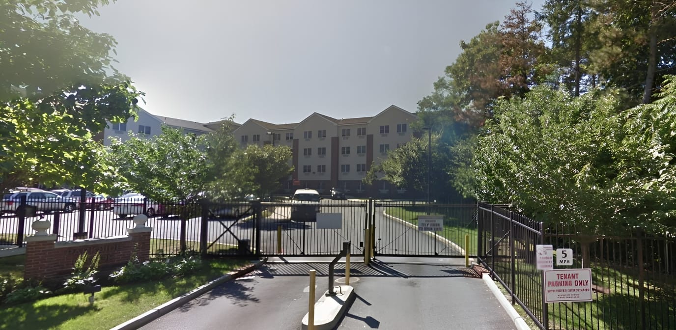 Entrance and exterior view of Parkside Manor