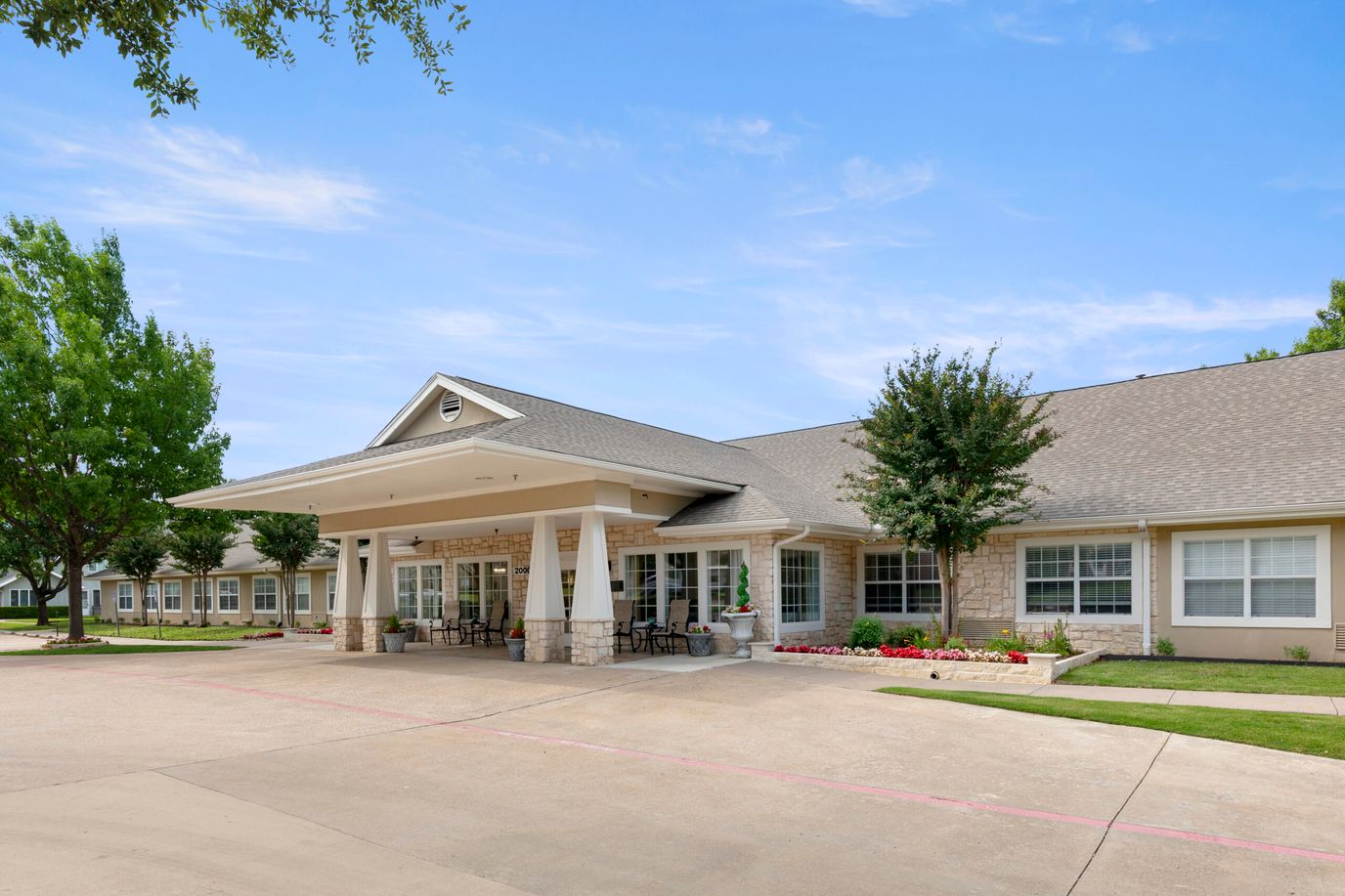 Exterior view of Brookdale Creekside facility entrance